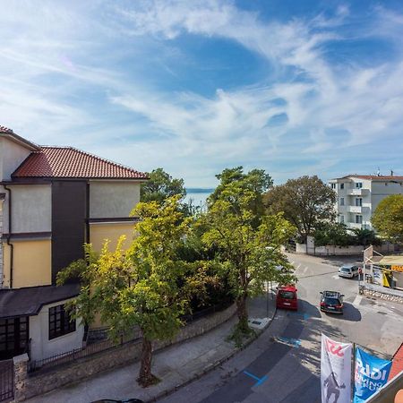 Apartment Riky Цриквеница Экстерьер фото